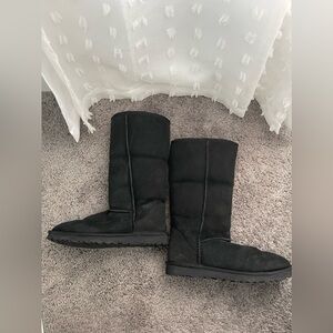 Women’s Tall Black Classic Uggs Size 9